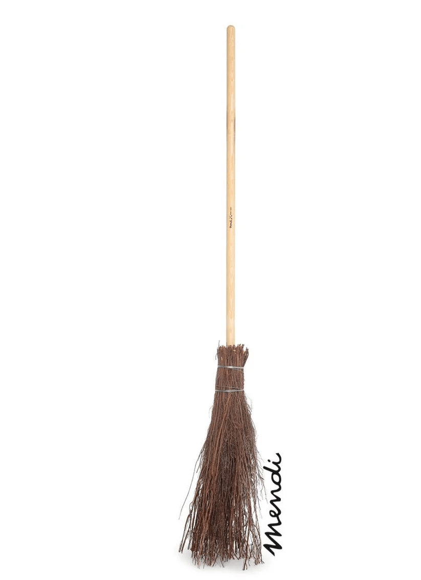 Imagen asociada a mendi-super-escoba-de-brezo-170-cm-900-gr-349994.jpg