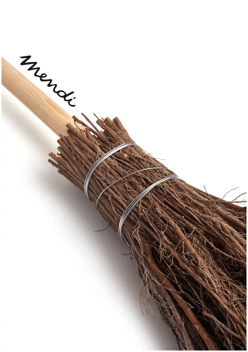 Imagen asociada a mendi-super-escoba-de-brezo-170-cm-900-gr-524567.jpg